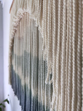 Load image into Gallery viewer, Hyaline